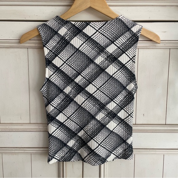 Club Monaco Printed Ribbed Top - Picture 4 of 4